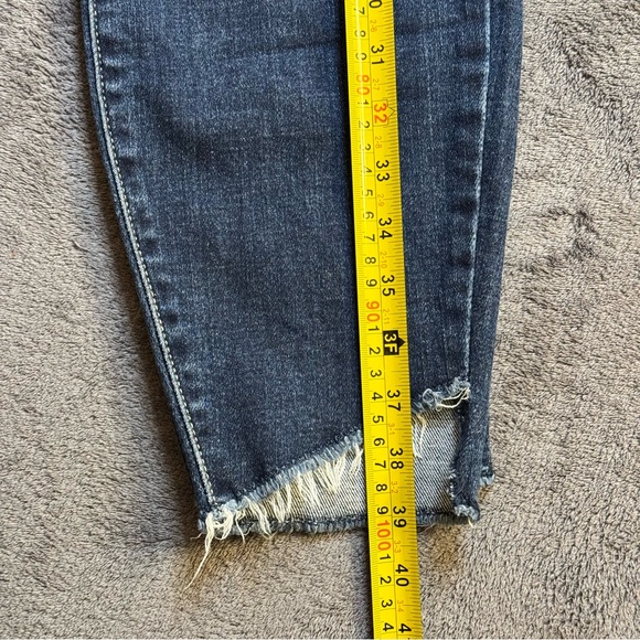 Judy Blue Women's Skinny Medium Wash Blue Stretch Denim Distressed Cut Hem 14W - Picture 8 of 9